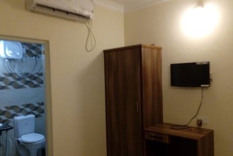 Oasis Hotel